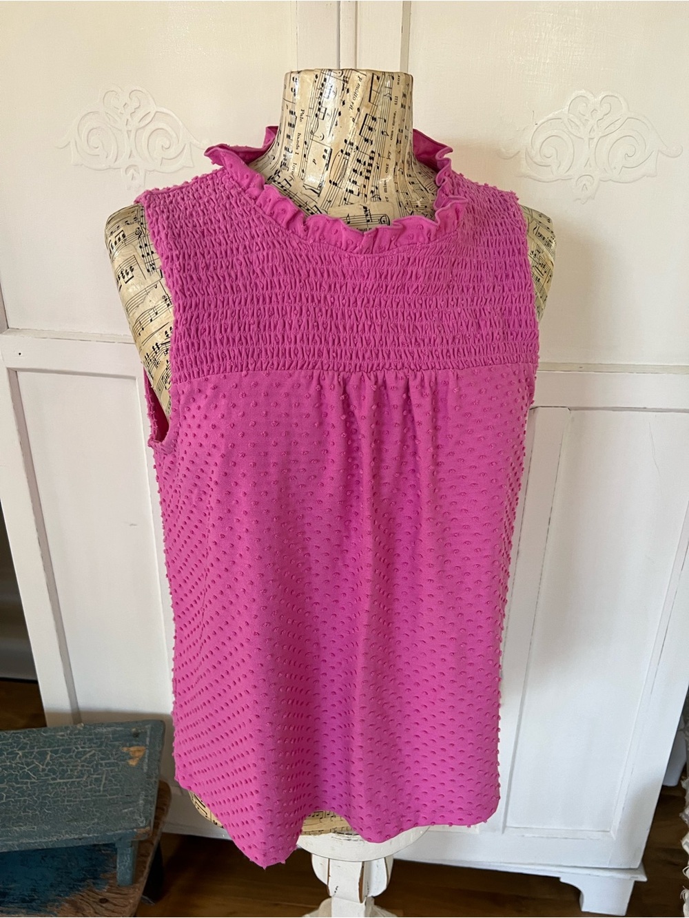 J Crew Top Womens Large Hot Pink Textured Gathered Swiss  Dots Sleeveless